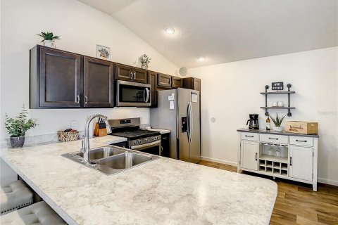 House in The Villages, Florida 2 bedrooms, 106.65 sq.m. № 1837882 - photo 15