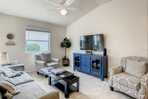 House in The Villages, Florida 2 bedrooms, 106.65 sq.m. № 1837882 - photo 14