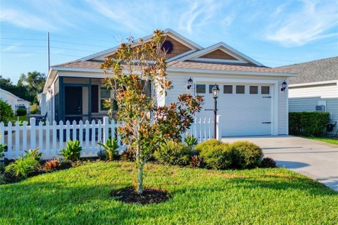 House in The Villages, Florida 2 bedrooms, 106.65 sq.m. № 1837882 - photo 3