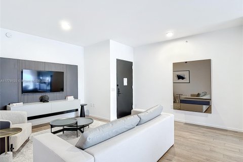 Condo in Miami, Florida, 3 bedrooms  № 1863591 - photo 10