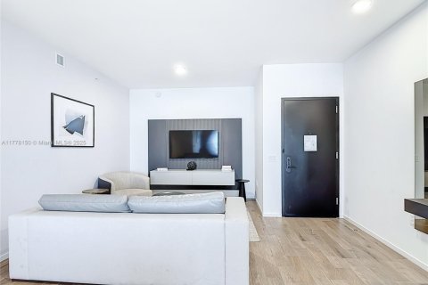 Condo in Miami, Florida, 3 bedrooms  № 1863591 - photo 8