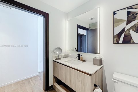 Condo in Miami, Florida, 3 bedrooms  № 1863591 - photo 29