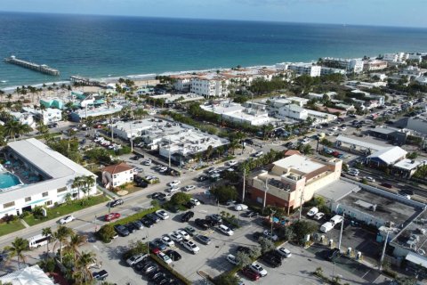 Commercial property in Lauderdale-by-the-Sea, Florida № 2146223 - photo 15