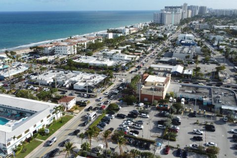 Commercial property in Lauderdale-by-the-Sea, Florida № 2146223 - photo 16