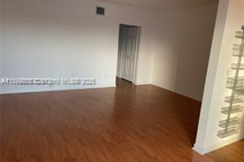 Condominio en venta en Miami Beach, Florida, 1 dormitorio, 56.58 m2 № 1952165 - foto 17