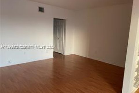 Condominio en venta en Miami Beach, Florida, 1 dormitorio, 56.58 m2 № 1952165 - foto 15