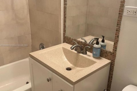 Condominio en venta en Miami Beach, Florida, 1 dormitorio, 56.58 m2 № 1952165 - foto 12