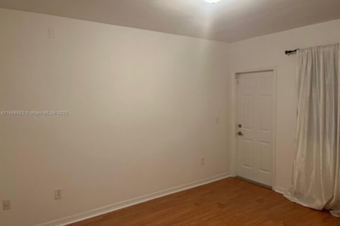 Condominio en venta en Miami Beach, Florida, 1 dormitorio, 56.58 m2 № 1952165 - foto 10