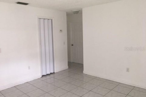 Appartement à louer à Winter Haven, Floride: 2 chambres, 202.9 m2 № 1801853 - photo 3