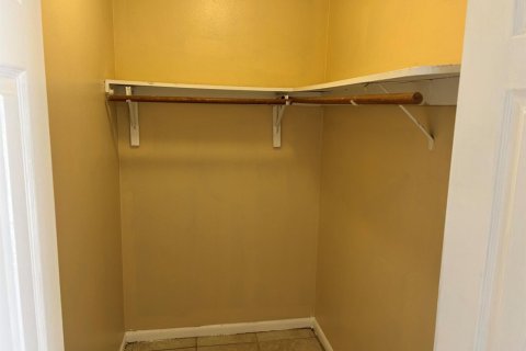 Copropriété à louer à St. Lucie, Floride: 2 chambres, 110.55 m2 № 2374542 - photo 3