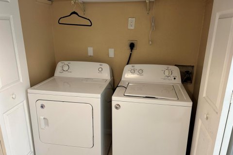 Copropriété à louer à St. Lucie, Floride: 2 chambres, 110.55 m2 № 2374542 - photo 6