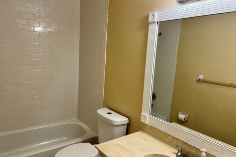 Copropriété à louer à St. Lucie, Floride: 2 chambres, 110.55 m2 № 2374542 - photo 10