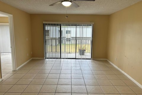 Copropriété à louer à St. Lucie, Floride: 2 chambres, 110.55 m2 № 2374542 - photo 5