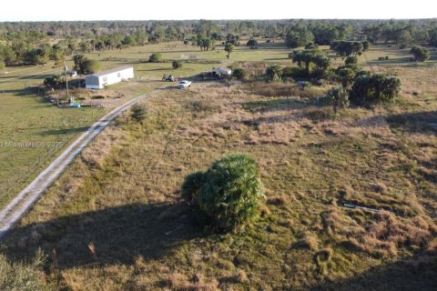 Commercial property in Clewiston, Florida № 1894255 - photo 11