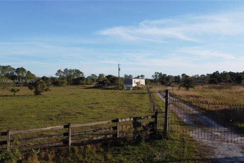 Commercial property in Clewiston, Florida № 1894255 - photo 10