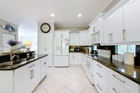 Villa ou maison à vendre à Miramar, Floride: 4 chambres, 221.39 m2 № 2274105 - photo 29