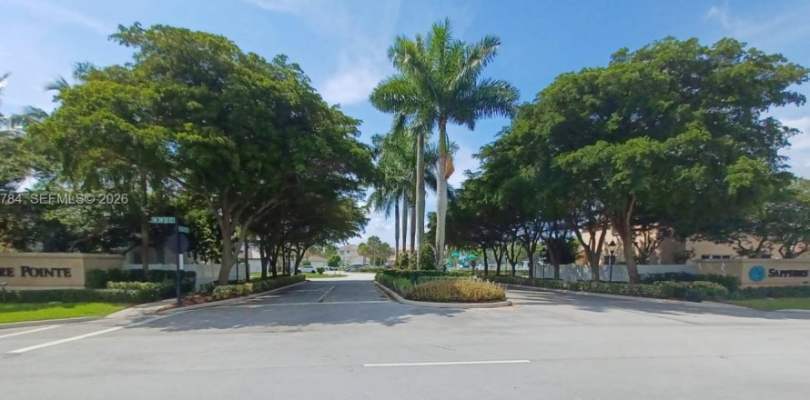 Villa ou maison à Miramar, Floride 4 chambres, 221.39 m2 № 2274105