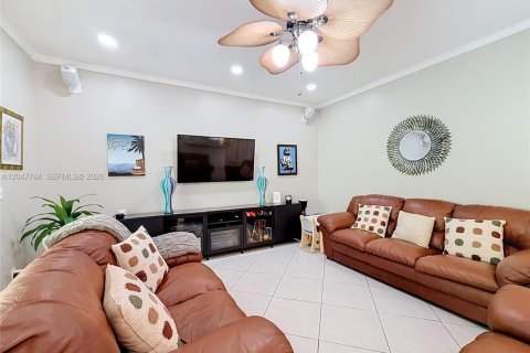 Villa ou maison à vendre à Miramar, Floride: 4 chambres, 221.39 m2 № 2274105 - photo 23