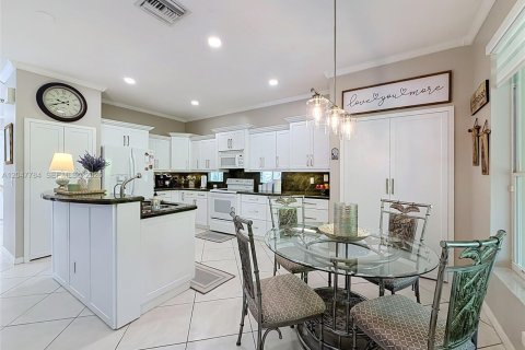 Villa ou maison à vendre à Miramar, Floride: 4 chambres, 221.39 m2 № 2274105 - photo 25
