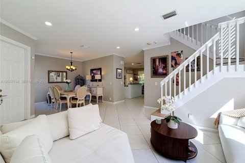 Villa ou maison à vendre à Miramar, Floride: 4 chambres, 221.39 m2 № 2274105 - photo 13