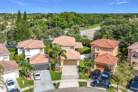 Villa ou maison à vendre à Miramar, Floride: 4 chambres, 221.39 m2 № 2274105 - photo 6