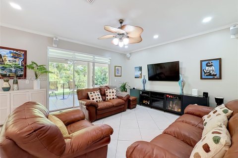 Villa ou maison à vendre à Miramar, Floride: 4 chambres, 221.39 m2 № 2274105 - photo 22