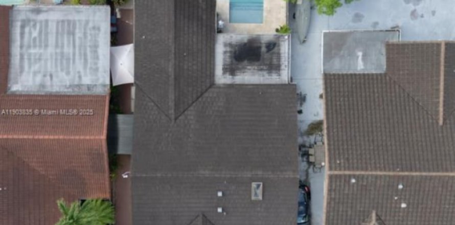 Villa ou maison à Miami, Floride 4 chambres, 161.93 m2 № 2015442