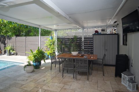 Villa ou maison à vendre à Miami, Floride: 4 chambres, 161.93 m2 № 2015442 - photo 20