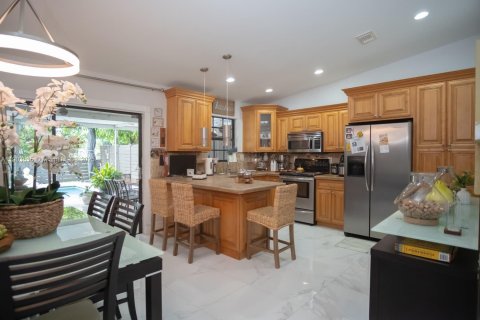 Villa ou maison à vendre à Miami, Floride: 4 chambres, 161.93 m2 № 2015442 - photo 8
