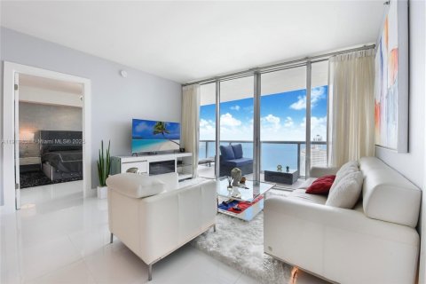 Condo in Miami, Florida, 3 bedrooms  № 1968509 - photo 5