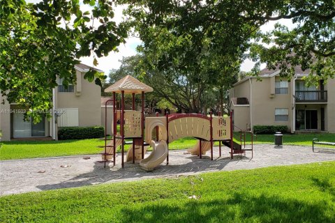 Купить кондоминиум в Пемброк-Пайнс, Флорида 1 спальня, 71.53м2, № 1998903 - фото 11