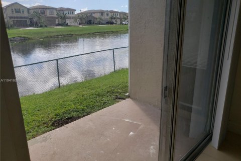 Купить кондоминиум в Пемброк-Пайнс, Флорида 1 спальня, 71.53м2, № 1998903 - фото 5