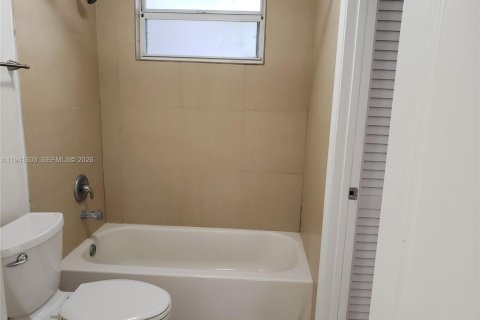 Купить кондоминиум в Пемброк-Пайнс, Флорида 1 спальня, 71.53м2, № 1998903 - фото 8