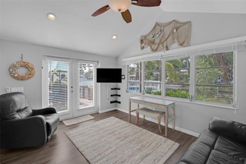 House in Palm Harbor, Florida 2 bedrooms, 113.9 sq.m. № 1779023 - photo 5