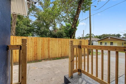 Villa ou maison à vendre à Tampa, Floride: 4 chambres, 104.24 m2 № 2329566 - photo 25