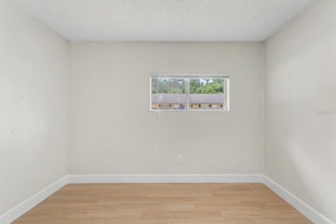 Villa ou maison à vendre à Tampa, Floride: 4 chambres, 104.24 m2 № 2329566 - photo 11
