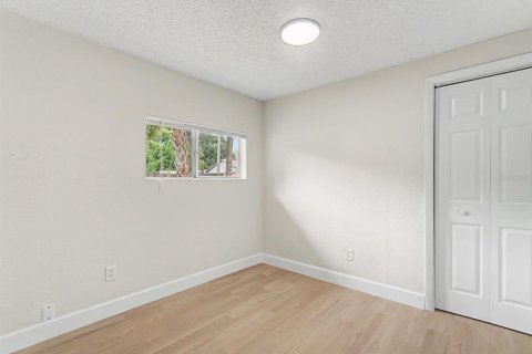Villa ou maison à vendre à Tampa, Floride: 4 chambres, 104.24 m2 № 2329566 - photo 27