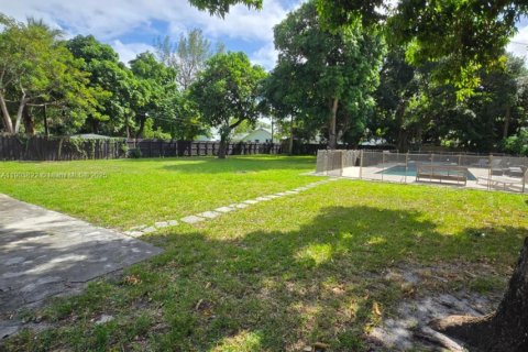 Villa ou maison à louer à Hollywood, Floride: 2 chambres, 132.85 m2 № 1954781 - photo 9