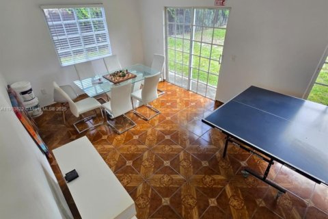 Villa ou maison à louer à Hollywood, Floride: 2 chambres, 132.85 m2 № 1954781 - photo 23