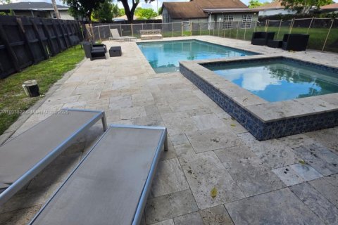 Villa ou maison à louer à Hollywood, Floride: 2 chambres, 132.85 m2 № 1954781 - photo 7