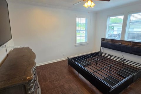 Villa ou maison à louer à Hollywood, Floride: 2 chambres, 132.85 m2 № 1954781 - photo 17