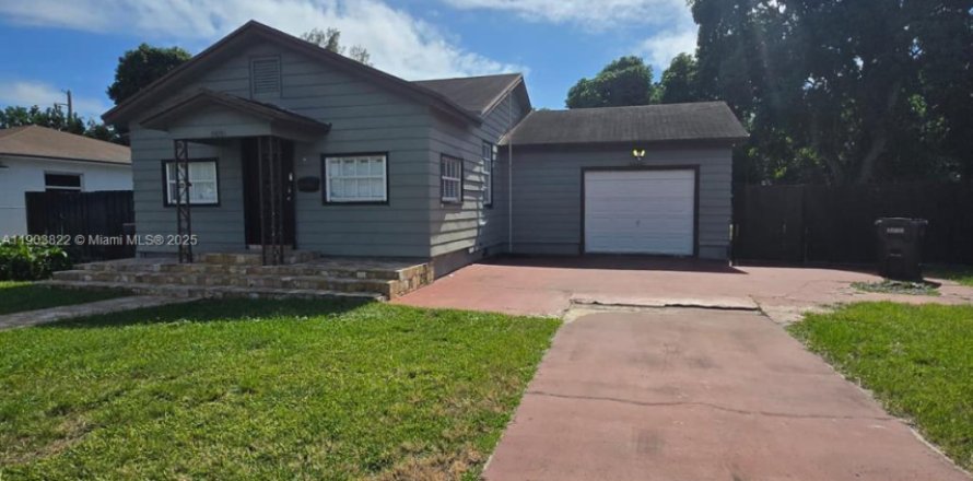 Villa ou maison à Hollywood, Floride 2 chambres, 132.85 m2 № 1954781