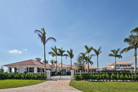 House in Wellington, Florida 3 bedrooms, 74.32 sq.m. № 2158317