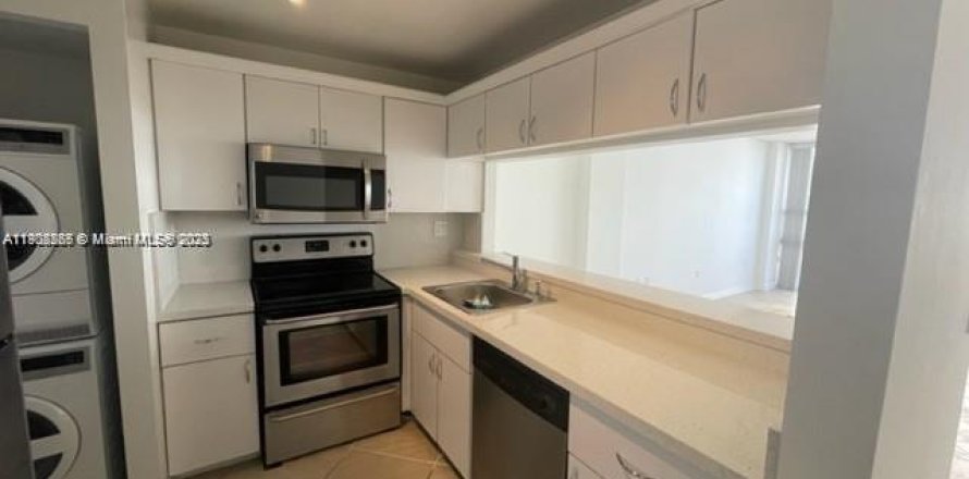 Condo in Miami, Florida, 1 bedroom  № 1953752