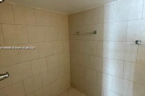 Condo in Miami, Florida, 1 bedroom  № 1953752 - photo 9