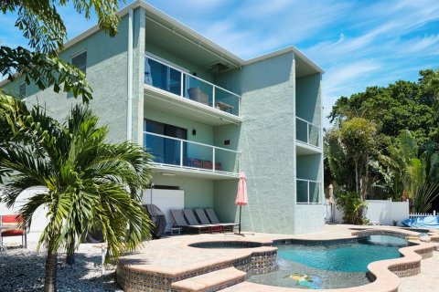 Condo in Treasure Island, Florida, 3 bedrooms  № 1588739 - photo 3
