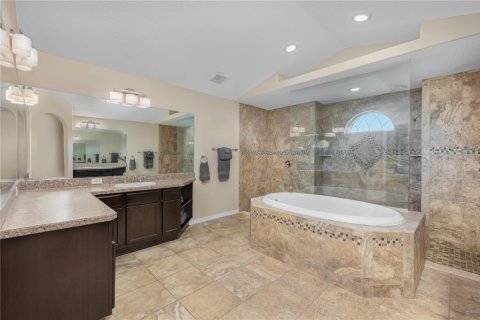 House in Tavares, Florida 4 bedrooms, 327.11 sq.m. № 2236172 - photo 12