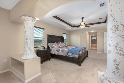 House in Tavares, Florida 4 bedrooms, 327.11 sq.m. № 2236172 - photo 14