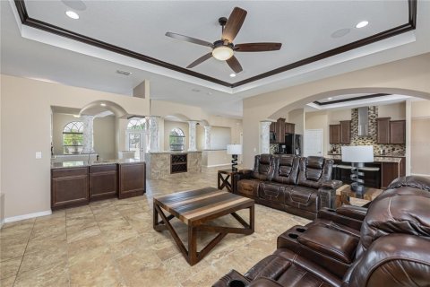 House in Tavares, Florida 4 bedrooms, 327.11 sq.m. № 2236172 - photo 8