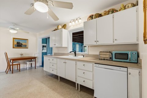 Casa en venta en Jensen Beach, Florida, 3 dormitorios, 131.46 m2 № 2077789 - foto 9